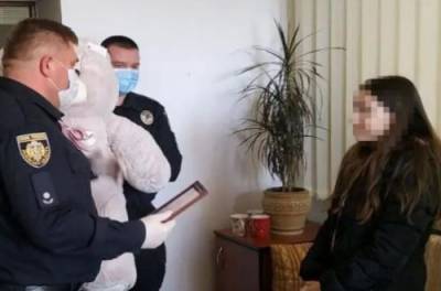 Во Львове 11-летняя девочка помогла копам задержать грабителя. ВИДЕО - from-ua.com - Вашингтон - Львов - Львовская обл.