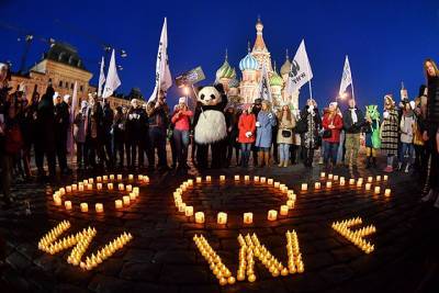 Представитель WWF назвал ведущую тему «Часа Земли — 2021» - vm.ru - Москва