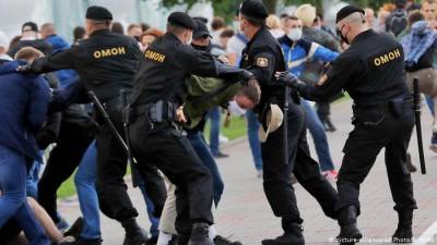 На несанкционированных протестных акциях в Минске начались задержания - runews24.ru - Минск - Бангалор