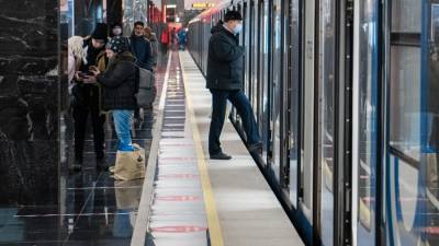 Рекордное число поездок за сутки с начала пандемии зафиксировано в столичном метро - m24.ru - Москва