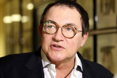 Дмитрий Дибров - Дети Диброва чуть не погибли из-за обрушения потолка в доме - mk.ru