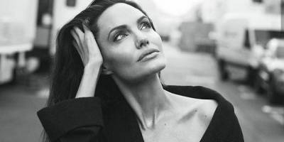 Анджелина Джоли - Брэд Питт - Louis Vuitton - Анжелина Джоли - Angelina Jolie - В тренче Louis Vuitton. Анджелину Джоли сфотографировали на шоппинге с дочерью - nv.ua - шт. Калифорния