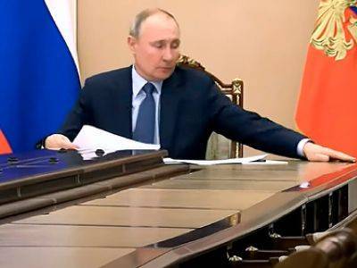 Владимир Путин - Павел Зарубин - Путин отказался вакцинироваться, потому что не хотел "обезьянничать" - kasparov.ru - Москва