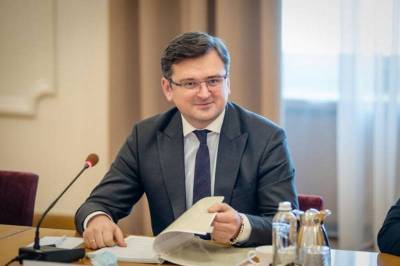 Владимир Путин - Дмитрий Кулеба - Глава МИД Украины: В переговорах по Донбассу Путин выжидает с целью найти слабое место - topcor.ru - Киев - Париж - Берлин