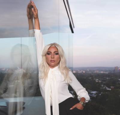 Ридли Скотт - Бойфренда - Все цветы Рима: Леди Гага показала огромный букет от бойфренда - bykvu.com - Рим