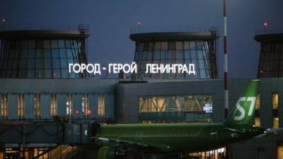 Из-за резинового шнура самолёт из Москвы не смог приземлиться в Пулково с первого раза - piter.tv - Москва - Санкт-Петербург - Варшава