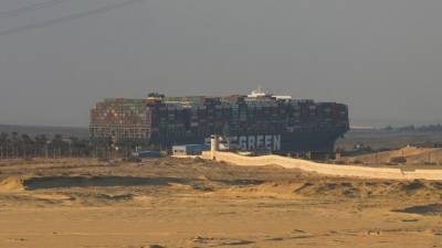 Президент Египта поручил разгрузить застрявший контейнеровоз Ever Given - 5-tv.ru - Египет - Голландия