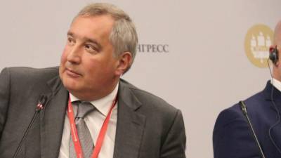 Дмитрий Рогозин - Аглая Чайковская - Рогозин показал еще одно фото застрявшего на мели контейнеровоза со спутника - politros.com