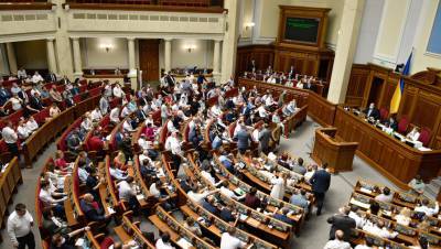 Дмитрий Гурин - В Раде предложили наказывать украинцев в правах за отказ от вакцинации - gazeta.ru