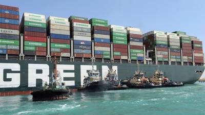Абдель Фаттах - Усама Рабиа - Bloomberg сообщил о начале разгрузки контейнеровоза в Суэце 30 марта - iz.ru - Египет - г. Александрия