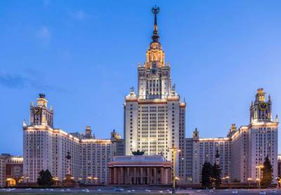 Почти 4000 студентов и педагогов требуют прекратить ремонтные работы в аудиториях МГУ им. Ломоносова – Учительская газета - ug.ru