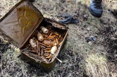 На Луганщине на территории школы найден склад боеприпасов боевиков - news.bigmir.net - Луганская обл.