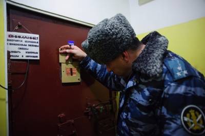 В Зауралье за попытку пронести наркотики в колонию задержан сотрудник УФСИН - znak.com - Курганская обл.