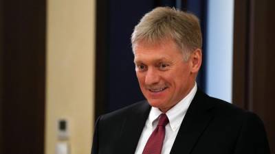 Владимир Путин - Дмитрий Песков - Песков рассказал о привычке Путина подшучивать над ним 1 апреля - iz.ru