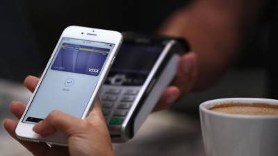 Банки угрожают отключить Apple Pay из-за регулирования межбанковской комиссии - epravda.com.ua