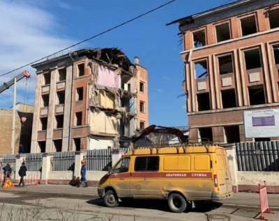 На Васильевском острове сносят школу, подлежавшую реконструкции - abnews.ru