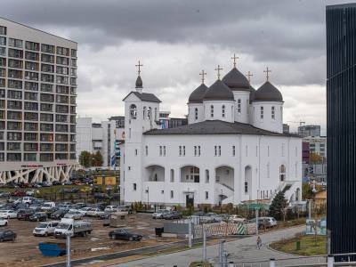 Верующих поставят на счетчик: сможет ли РПЦ отменить платную парковку у храмов - sobesednik.ru - Москва