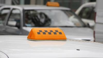 Приставили нож к горлу. В Воронеже таксисты напали на липчанина - vesti.ru - Воронеж - Липецкая обл. - Липецк