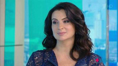 Екатерина Стриженова - Телеведущая «Первого канала» сломала руку в прямом эфире - politnavigator.net - Россия - Украина - Крым