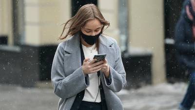 Владимир Ульянов - Сергей Голованов - В России началась волна обманов с «возвратом случайных переводов» на карту - iz.ru