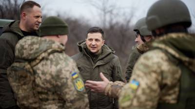 Владимир Зеленский - Вадим Манукян - Манукян назвал войну за Донбасс «последним решением» президента Зеленского - riafan.ru