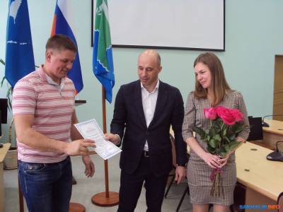 Александр Тугарев - Долинским семьям вручают жилищные сертификаты - sakhalin.info