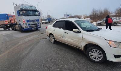 Выезд из Тюмени на Велижанском тракте загородил большегруз - nashgorod.ru - Тюмень