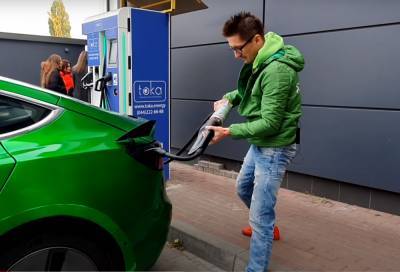 Сколько стоит зарядить электромобиль в Украине: Tesla против Nissan - news.bigmir.net