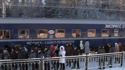 Петербургские вокзалы очистили от 6,4 тысячи кубометров снега - piter.tv - Санкт-Петербург