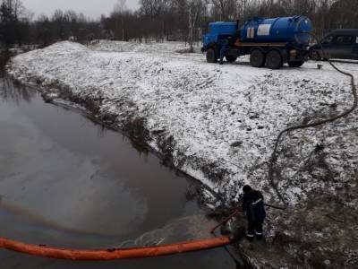 Разлив нефтепродуктов ликвидировали на Северном проспекте - neva.today - Санкт-Петербург - р-н Калининский