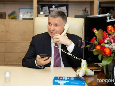 Петр Порошенко - Дмитрий Гордон - Арсен Аваков - Аваков: Смешно было наблюдать, как Порошенко срочно оформил на себя канал. Санкции против Макеенко не планировались. Это идиотизм - gordonua.com