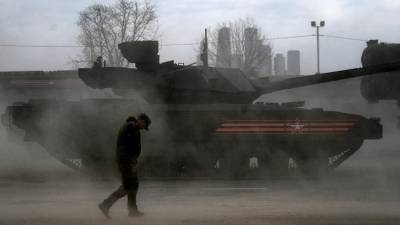 Александр Михайлов - Военный эксперт сравнил боевую мощь танков Т-90М и Т-14 «Армата» - iz.ru - Израиль