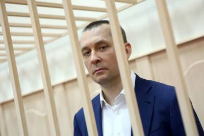 Дмитрий Захарченко - С экс-полковника Захарченко сняли статус «склонного к побегу» - aif.ru - Москва
