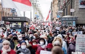 Андрей Суздальцев - Дмитрий Болкунец - Политолог: Лукашенко нужно отдать на откуп белорусским гражданам, чтоб они сами с ним разобрались - charter97.org - Москва