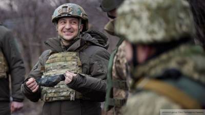 Владимир Зеленский - Петр Порошенко - Андрей Головачев - На Украине уже не сомневаются в готовности Зеленского развязать войну - nation-news.ru