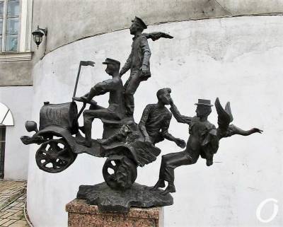 Одесская плеяда: поцелованные Музой и их герои — в Саду скульптур (фото) - odessa-life.od.ua - Одесса