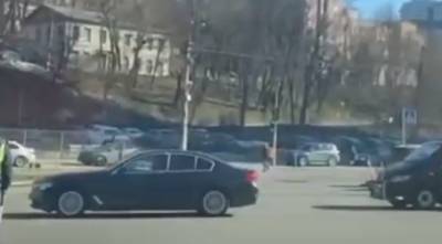 Шарль Мишель - В Киеве заметили огромный кортеж автомобилей, видео: движение в центре перекрыто, что происходит - politeka.net - Киев