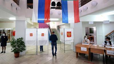 Владимир Путин - Путин призвал защитить избирательное законодательство - iz.ru