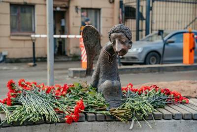 Александр Беглов - Роман Шустров - В Петербурге открыли мемориал в память об умерших медиках - m24.ru - Санкт-Петербург