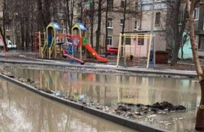 ХТЗ утонул в грязи и огромных лужах: кадры с места беспредела - kharkov.politeka.net - Харьковская обл. - Харьков