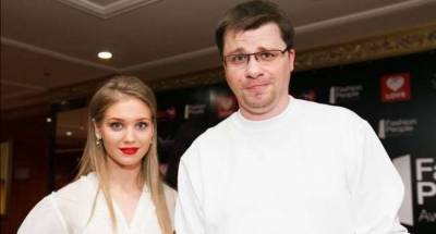Кристина Асмус - Гарик Харламов - «Видно, что ты его любишь»: Кристина Асмус умилила сеть новым фото с Гариком Харламовым - goodnews.ua