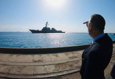 Уинстон Черчилль - Фрегат России и эсминец США развели в Порт-Судане на километр друг от друга - eadaily.com - Судан