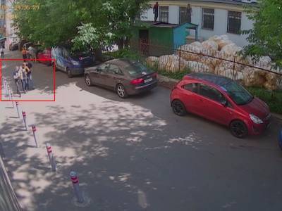 Иван Голунов - В Сети появилось видео, как полицейские подбросили наркотики журналисту Голунову - bloknot.ru