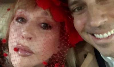 Алла Пугачева - Пугачева и Галкин побывали на 83-летии Славы Зайцева, страдающего болезнью Паркинсона - newizv.ru