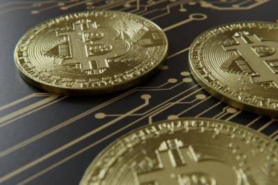 Курс биткоина превысил 52 тысячи долларов - aif.ru