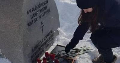 Почтили не тех "героев": в России возложили цветы к могилам союзников гитлеровской Германии - dsnews.ua - Россия