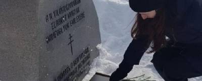 Михаил Кузнецов - В Орске извинились за возложение цветов на могилу фашистов - runews24.ru - Оренбург