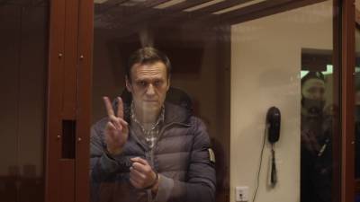 Алексей Навальный - Вадим Кобзев - Навального этапировали в СИЗО-3 Владимирской области. Политик поделился рецептами сухарей - znak.com - Москва - Владимирская обл.