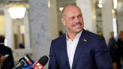 Илья Кива - Депутат Рады нецензурно прокомментировал отказ от перевода часов на Украине - riafan.ru - Киев