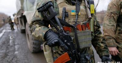 Украинский снайпер застрелил сотрудника МВД ДНР во время эвакуации детей - reendex.ru - ДНР